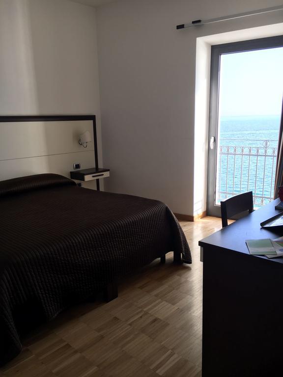 Baja Delle Sirene Bed and Breakfast Ταράντο Εξωτερικό φωτογραφία